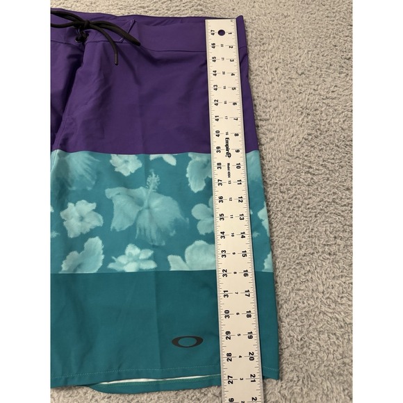 Oakley Board Shorts Men's Size 36‎ Performance Fit Beach Surf Swim - Picture 3 of 6